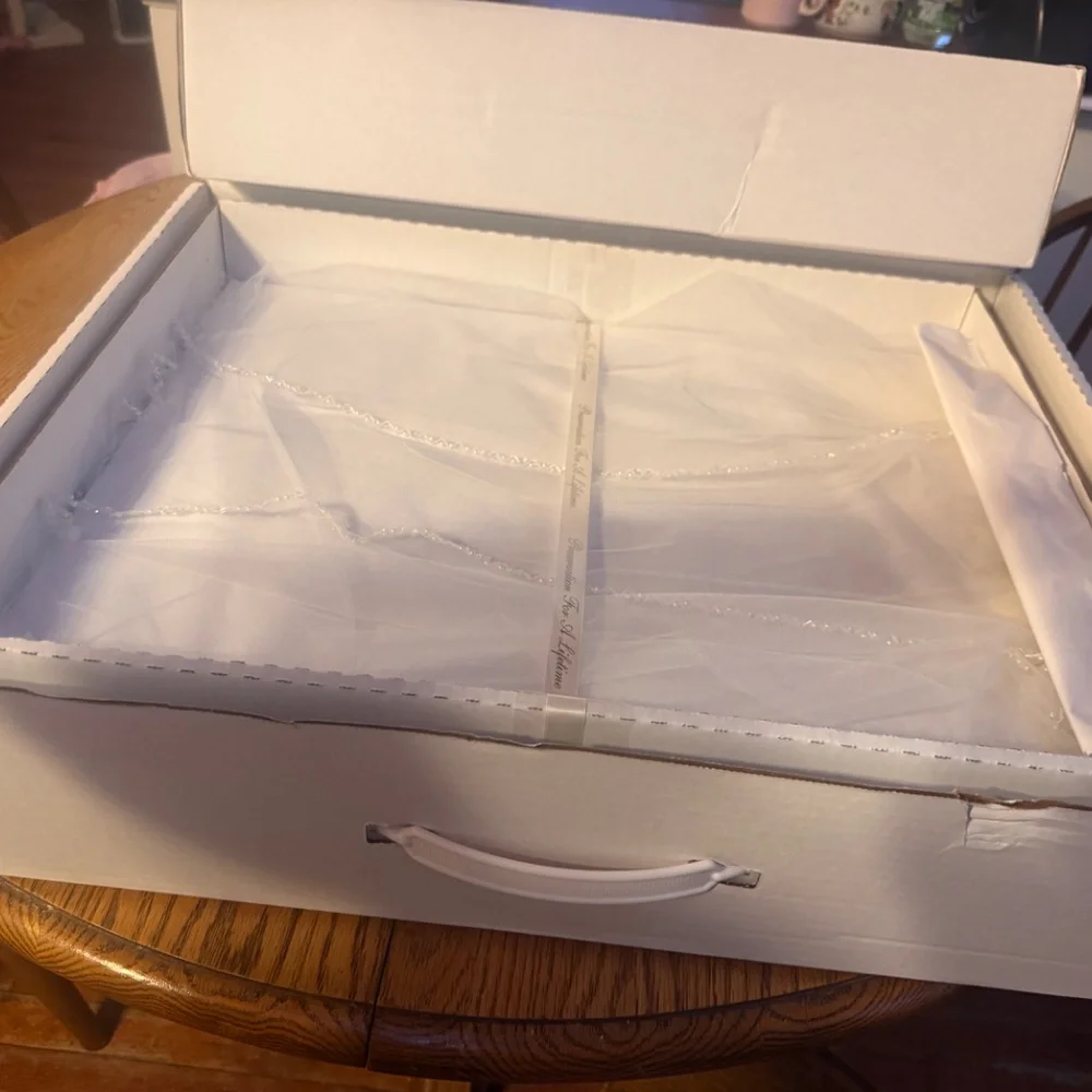 Bead and Pearl Trimmed Chapel Length Veil Davids bridal unopened from Davids bri - Picture 10 of 12